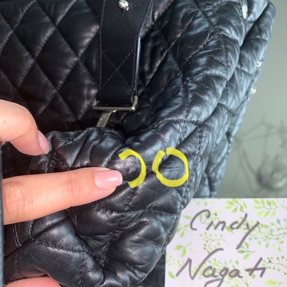 Authentic Chanel backpack black leather - Picture 2 of 15